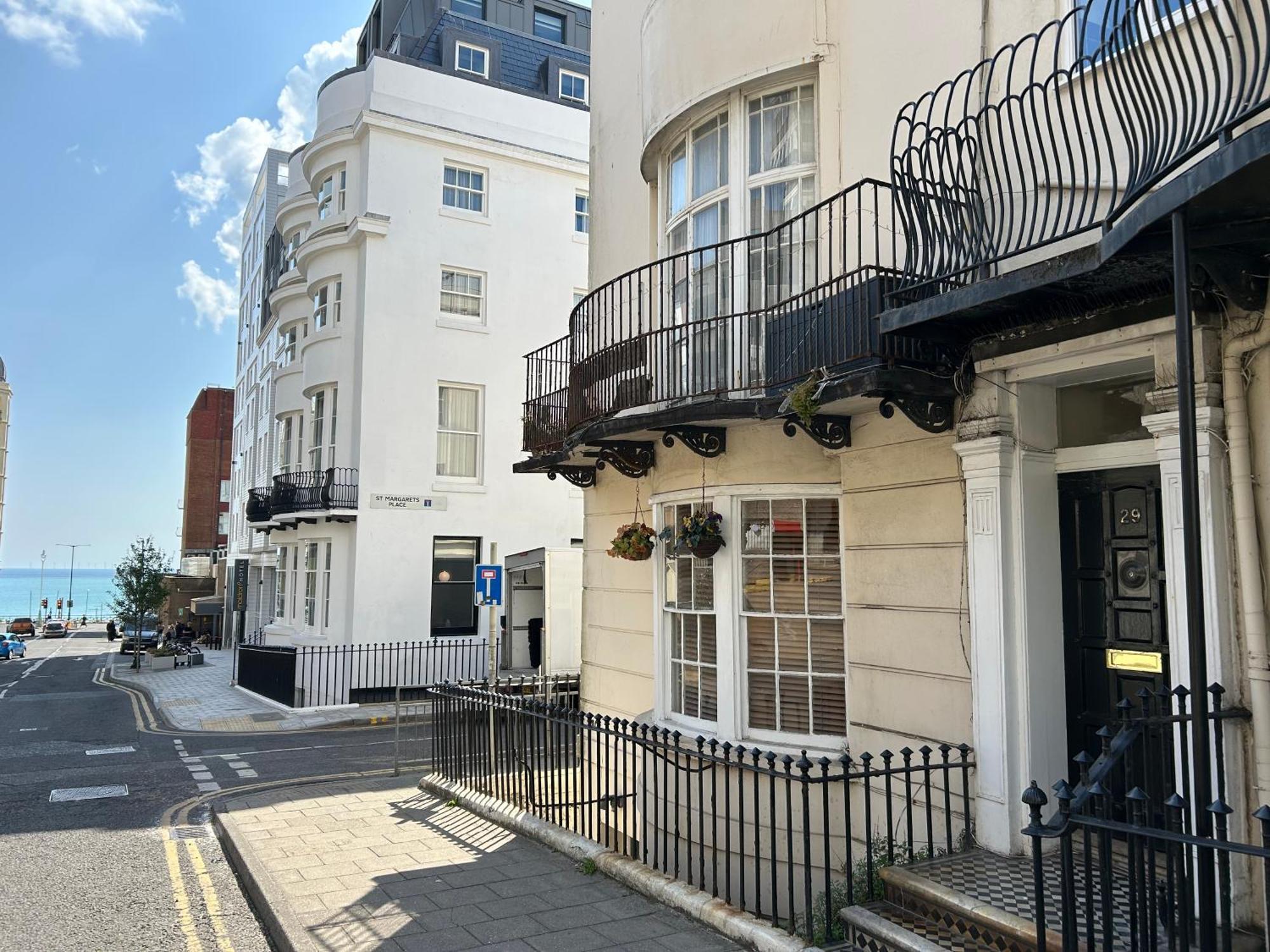 Two Top Central Beach Studios - Also Separate Spa Cabin And Watersports Brighton Eksteriør bilde